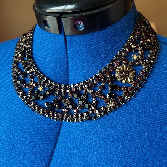 Black and Burgundy Bib style Sorrelli Necklace - Picture 1 of 9